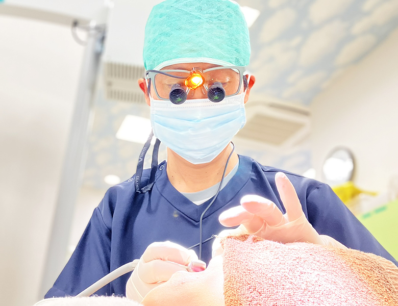 八千代緑が丘駅より徒歩1分の歯医者、公園都市プラザわかば歯科の拡大鏡